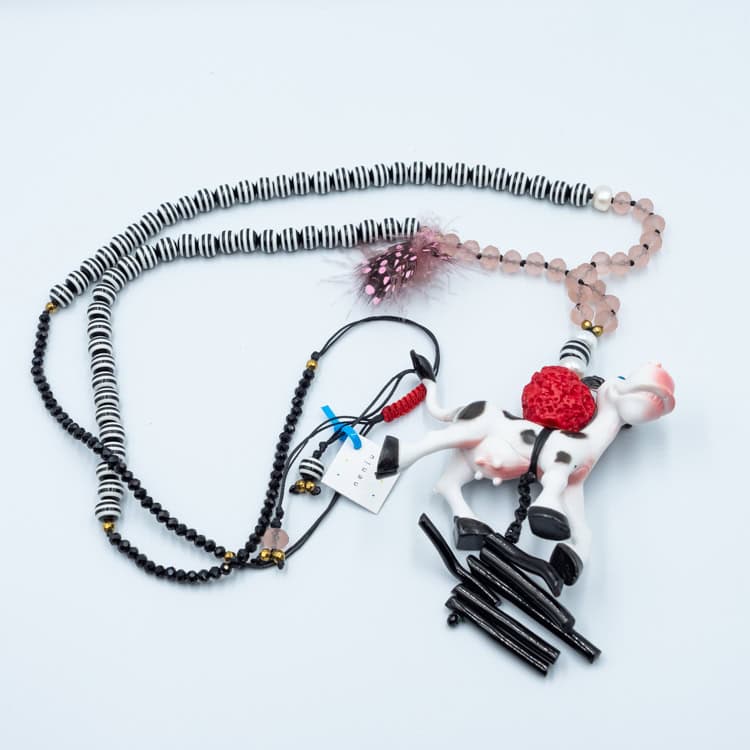 P1100210 KLARA THE COW NECKLACE (zoo collection) 🐄 - Image 1