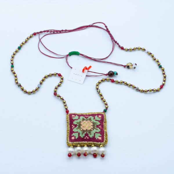 EMBROIDERED FLOWER NECKLACE