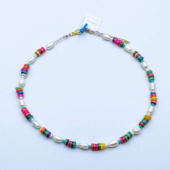 COLORFUL NECKLACE WITH PEARLS