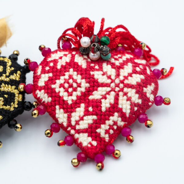 EMBROIDERED HEART BROOCHES