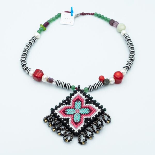 GREEK TRADITIONAL NECKLACE - N E W