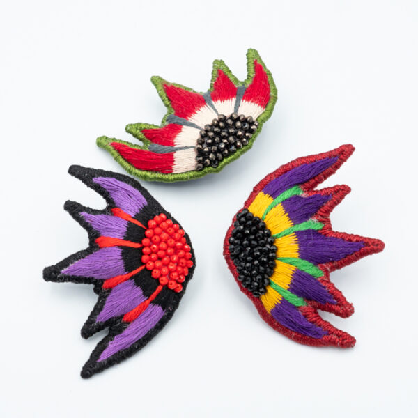 HAFL FLOWERS BROOCHES