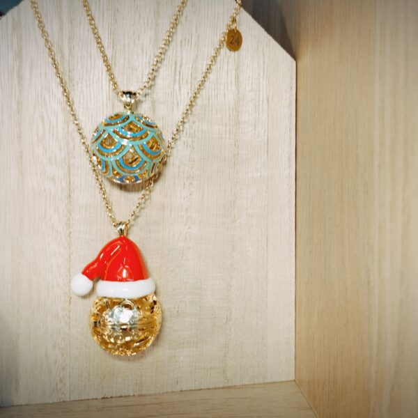 SANTA CLAUS IS COMING TO TOWN -NECKLACE