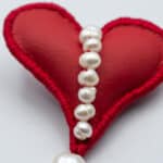 V FOR VALENTINE BROOCH -N E W - Image 3